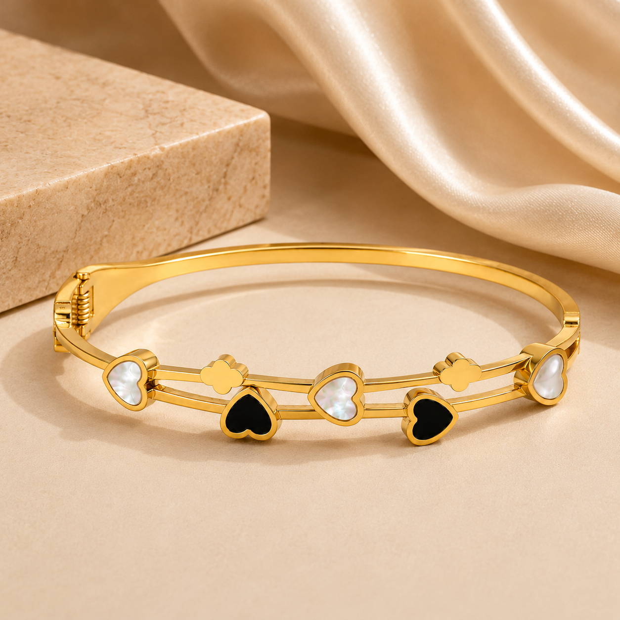Midnight Clover Bracelet