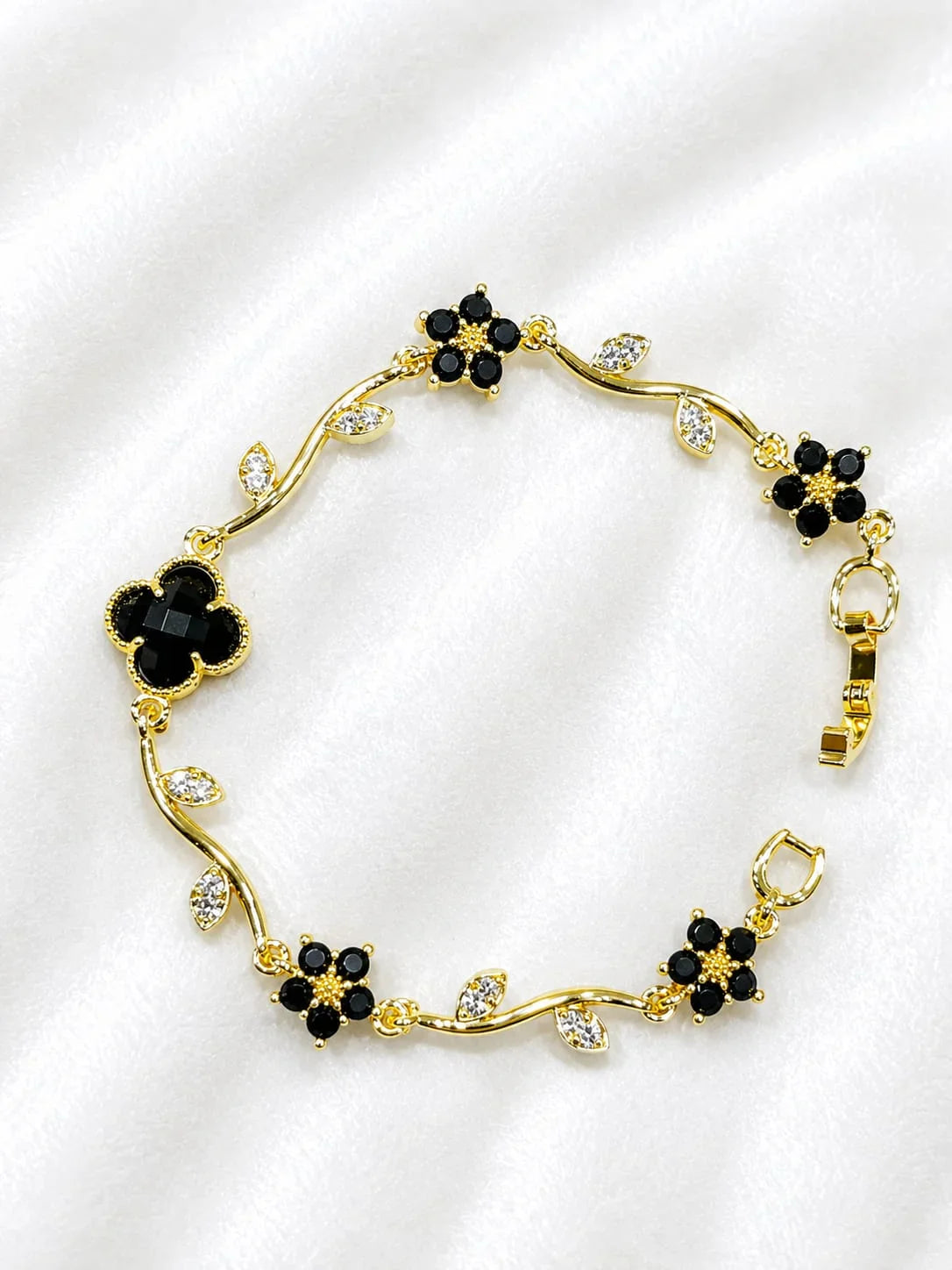 Midnight Clover Anti-Tarnish Bracelet